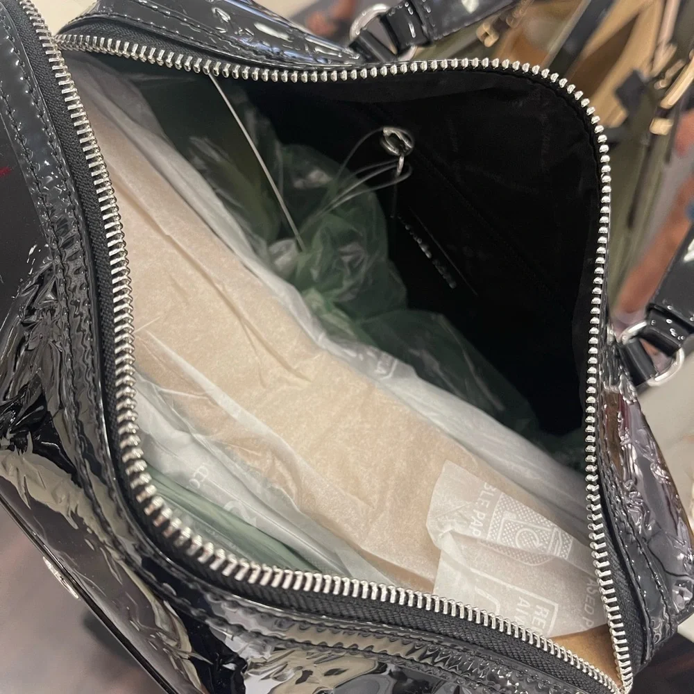 MICHAEL KORS Jet Set Medium Patent Logo Debossed Duffel Crossbody Bag
Black
NWT - Picture 6 of 16